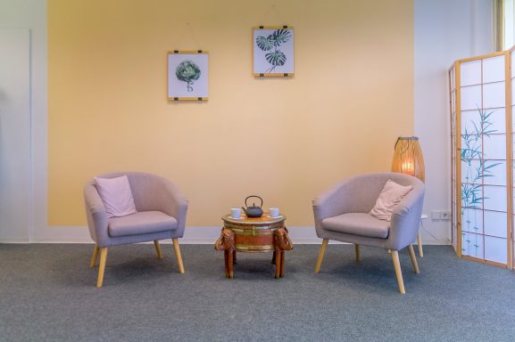 Praxisraum zum Hinterhof